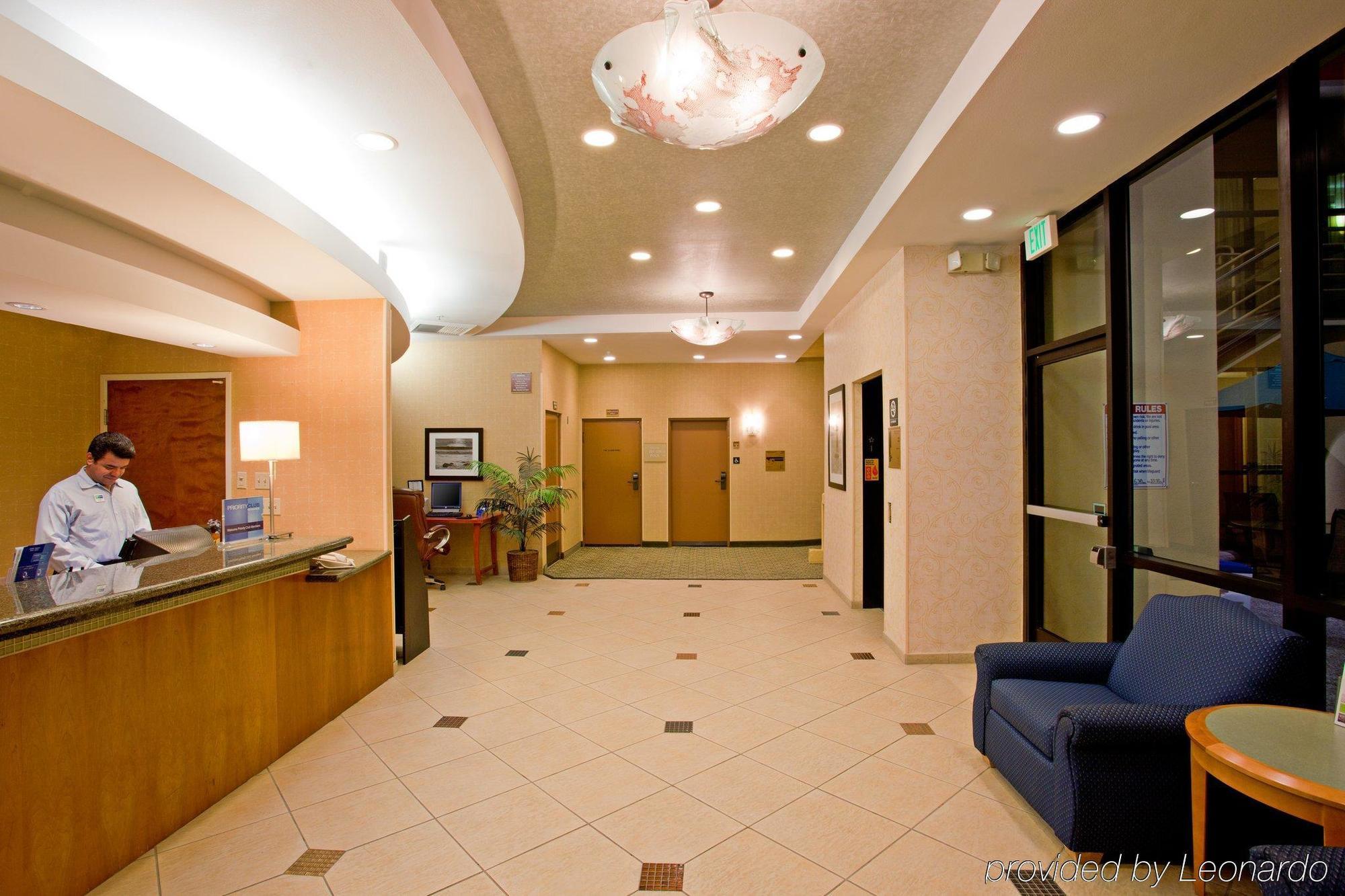 Holiday Inn Express Newport Beach By Ihg Dalaman gambar