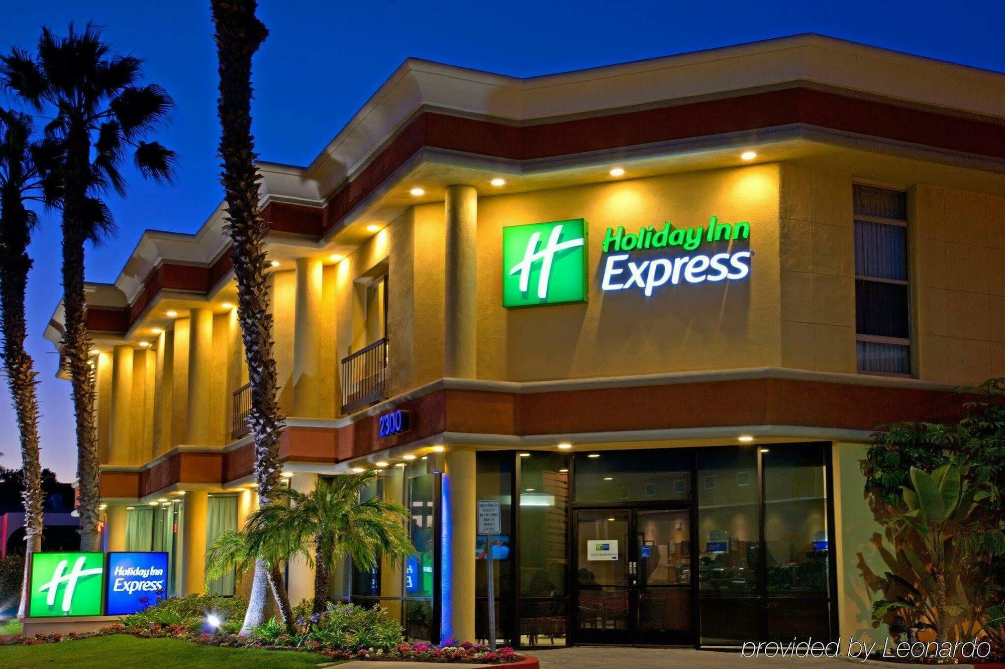 Holiday Inn Express Newport Beach By Ihg Luaran gambar