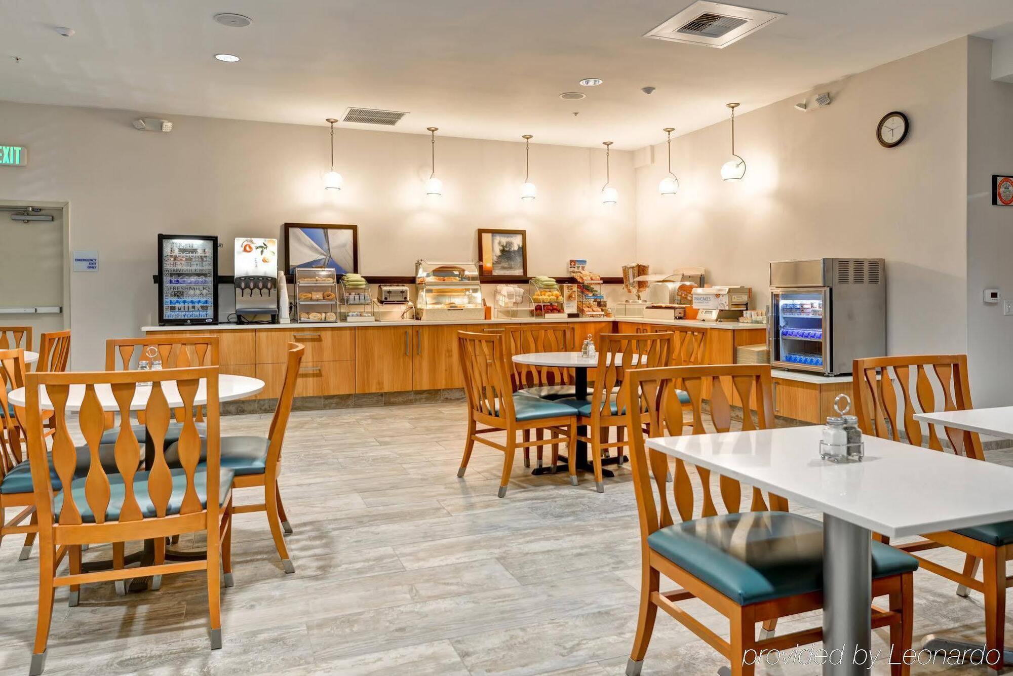 Holiday Inn Express Newport Beach By Ihg Luaran gambar